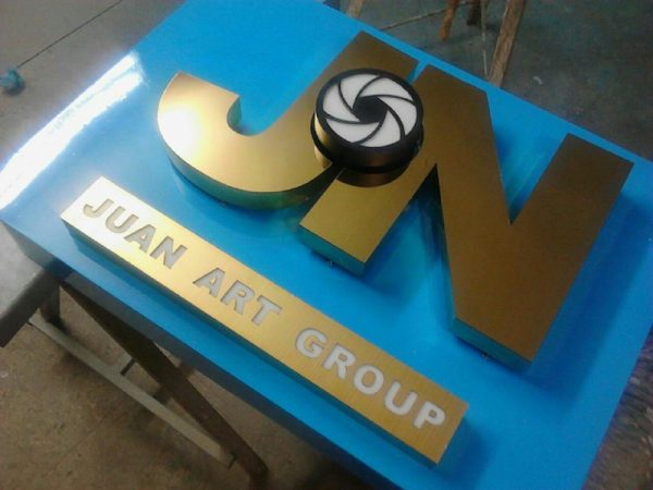 نمونه کار حروف فلزی